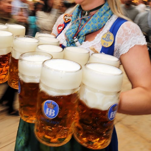 Tour lễ hội bia lớn nhất hành tinh Oktoberfest, tham quan 4 quốc gia Đức, Áo, Solvakia, Séc trong 9N8Đ - KH 25/9